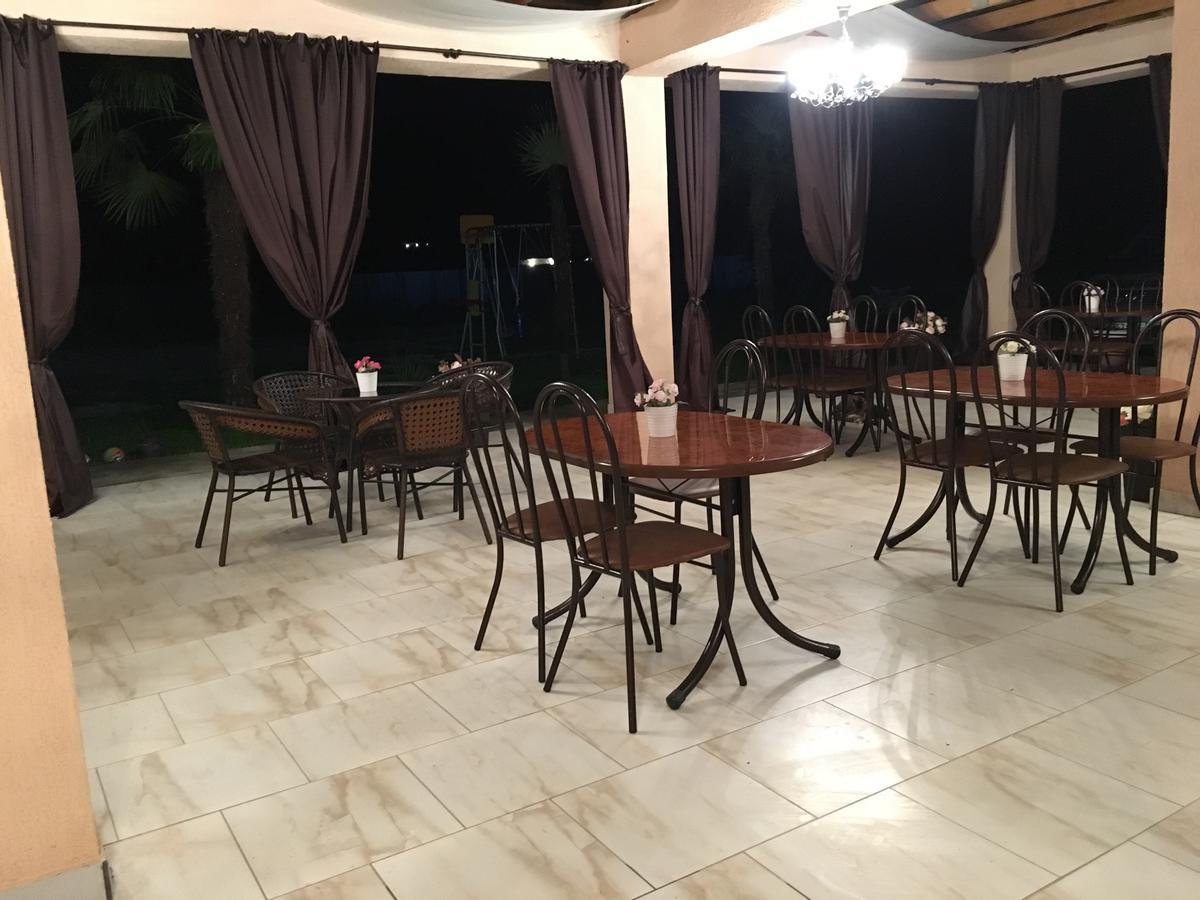 Hotel Askar Alakhadzi Exterior foto